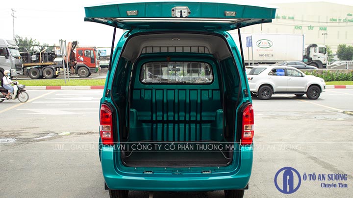 Hình ảnh khoang chở hàng của Xe tải Van TMT 5 chỗ